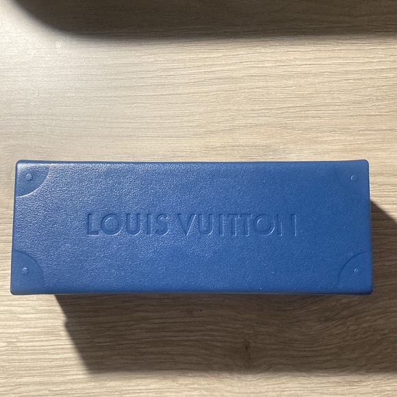 Authentic Louis Vuitton Sunglasses Z1350E LV Catch Pilot Gold Black w/case - Picture 10 of 11